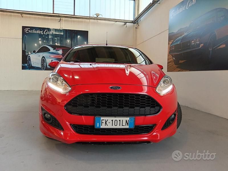 Usata Ford Fiesta ST-Line 75 CV (55 kW) 2017 Rosso Berlina