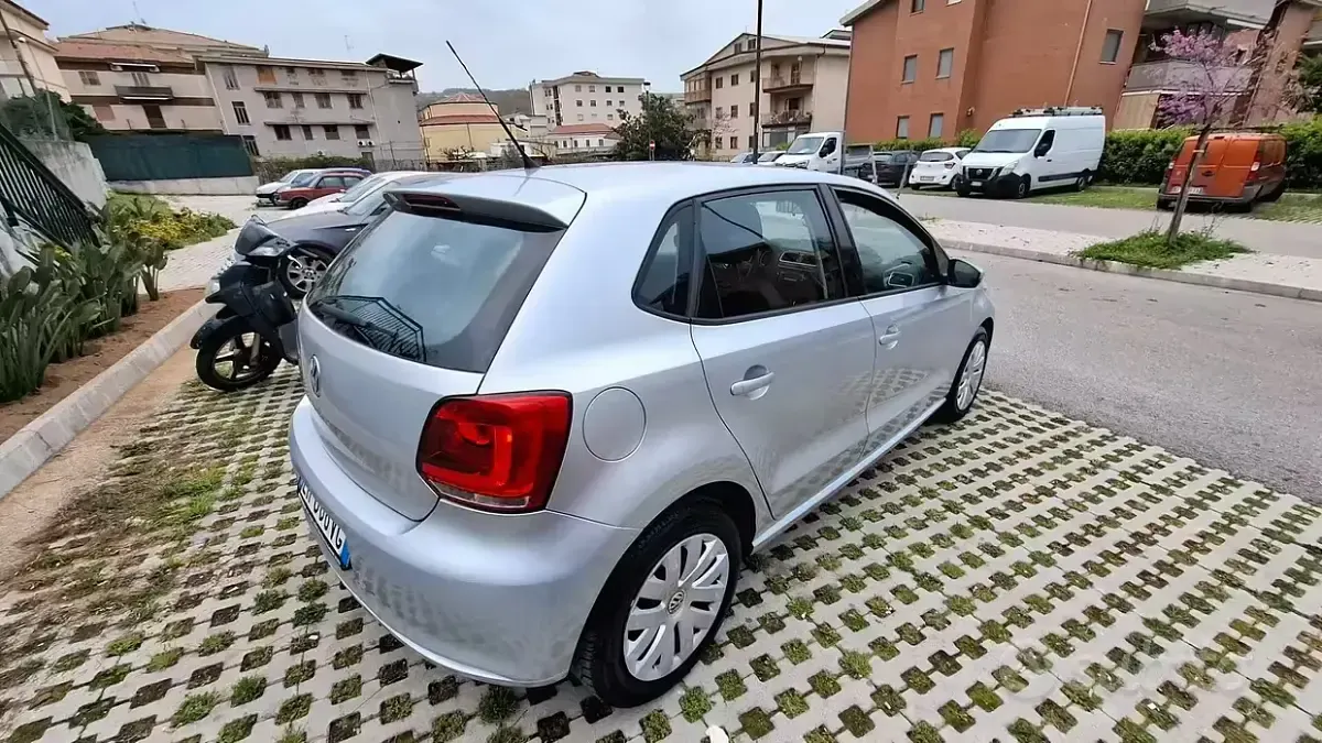 Usata VW Polo Comfortline 69 CV (50 kW) 2011 Grigio Utilitaria