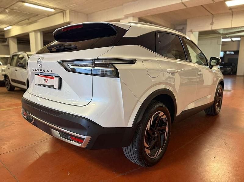 Usata Nissan Qashqai N-Connecta 158 CV (116 kW) 2024 White pearl brillant SUV
