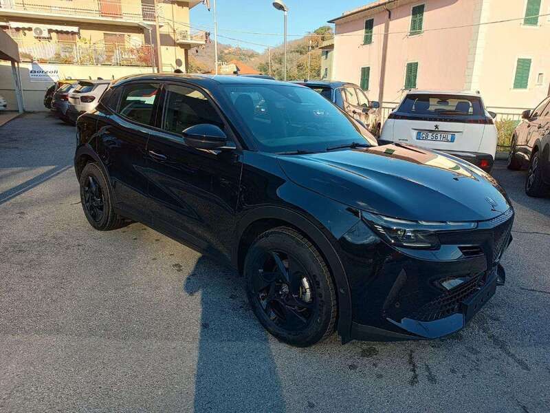 Usata Alfa Romeo Junior 136 CV (100 kW) 2024 Nero metallizzato SUV