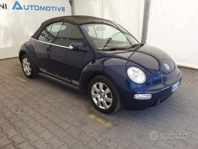 Usata VW New Beetle 75 CV (55 kW) 2004 Blu Utilitaria