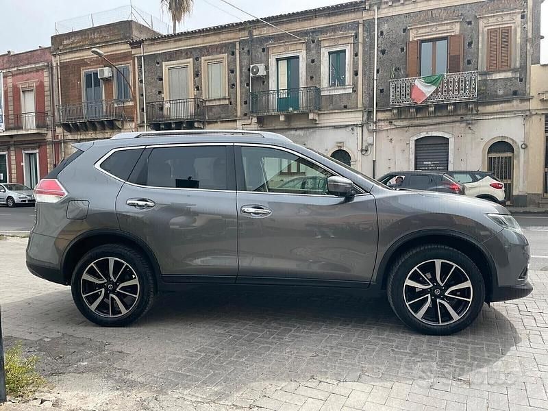 Usata Nissan X-Trail Tekna 131 CV (96 kW) 2017 Grigio SUV