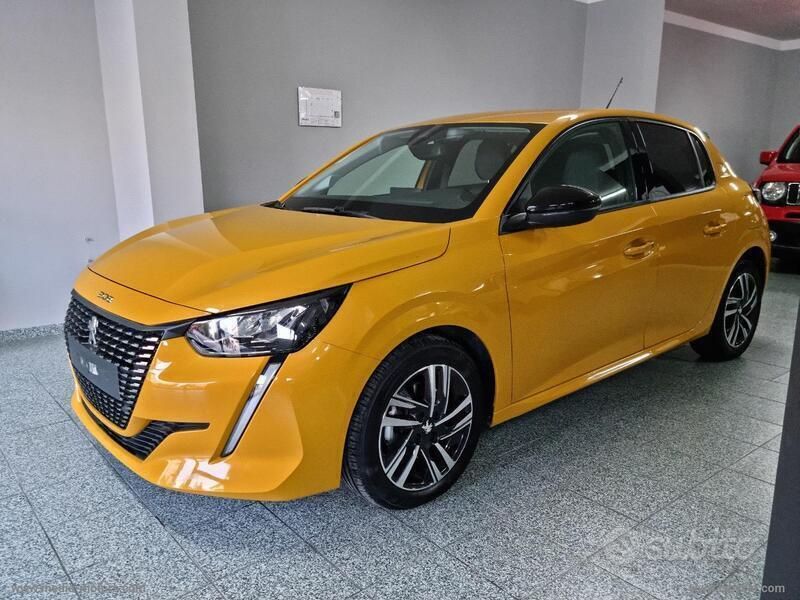 Usata Peugeot 208 Allure 102 CV (75 kW) 2023 Utilitaria