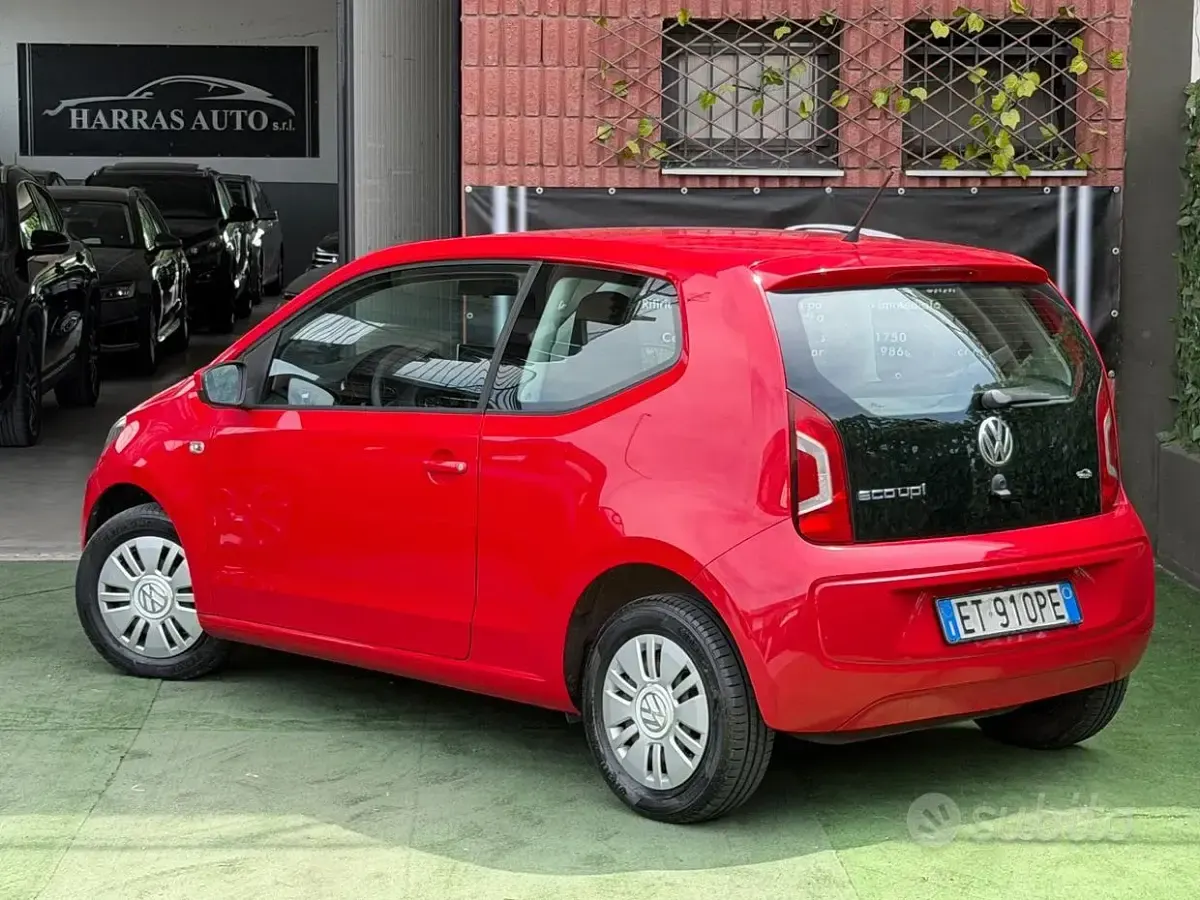 Usata VW up! Highline 68 CV (50 kW) 2014 Rosso Utilitaria