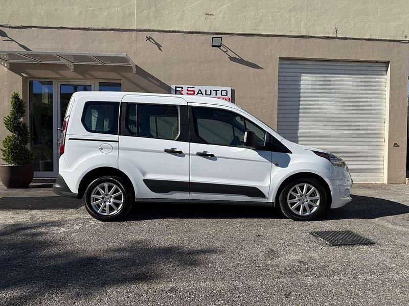 Usata Ford Tourneo Titanium 101 CV (74 kW) 2018 Bianco Furgone
