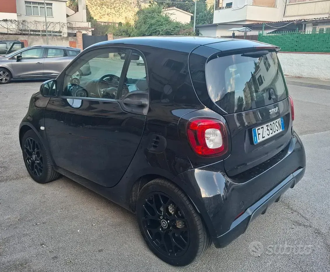 Usata Smart ForTwo Coupé Passion 90 CV (66 kW) 2019 Nero Coupé