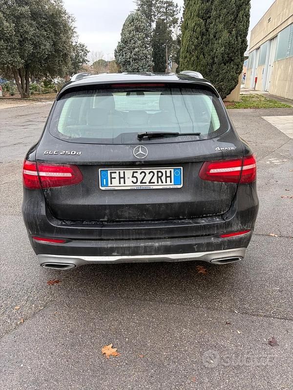 Usata Mercedes GLC250 Business 204 CV (150 kW) 2015 Nero SUV