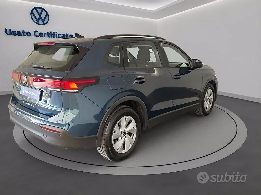 Usata VW Tiguan Life 150 CV (110 kW) 2025 Nightshade metalizzato blu SUV