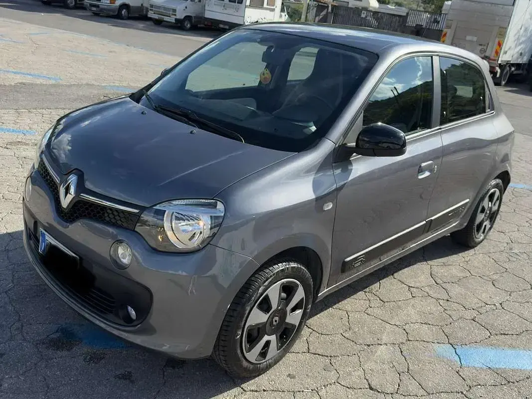 Usata Renault Twingo SE 69 CV (50 kW) 2018 Argento Utilitaria