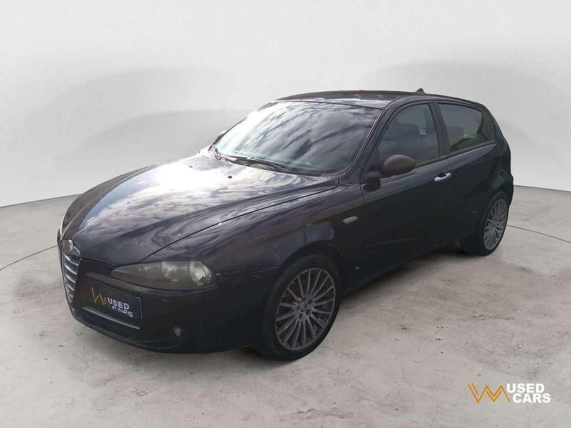 Usata Alfa Romeo 147 Distinctive 120 CV (88 kW) 2009 Nero Utilitaria