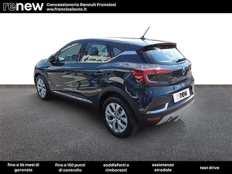 Usata Renault Captur Intens 101 CV (74 kW) 2021 Blu scuro SUV