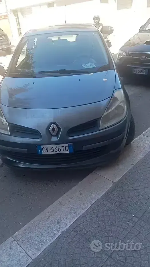 Usata Renault Clio 75 CV (55 kW) 2005 Grigio Utilitaria