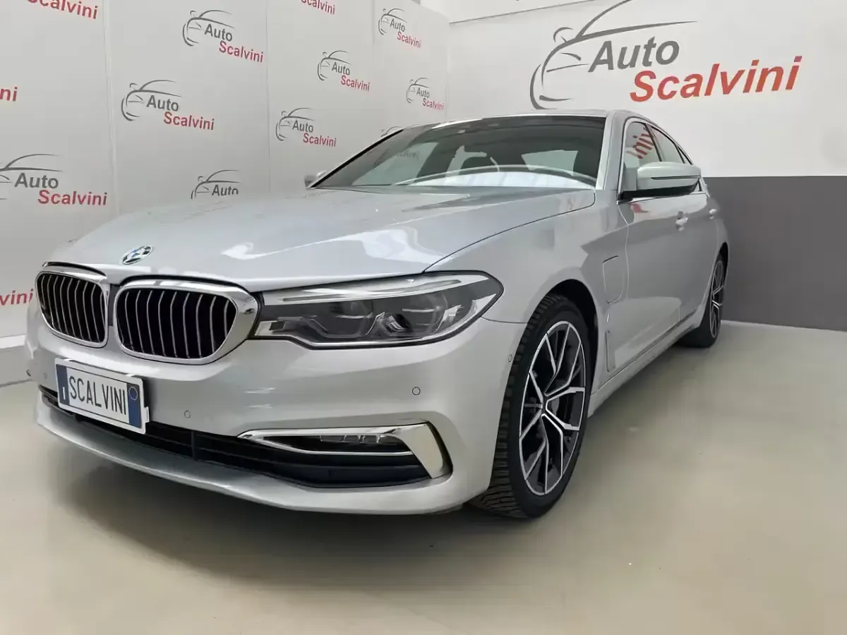 Usata BMW 530e Luxury Line 184 CV (135 kW) 2020 Argento Berlina