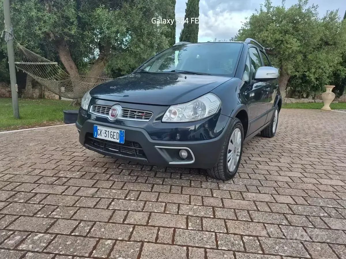 Usata Fiat Sedici Dynamic 135 CV (99 kW) 2013 Bluazzurro SUV