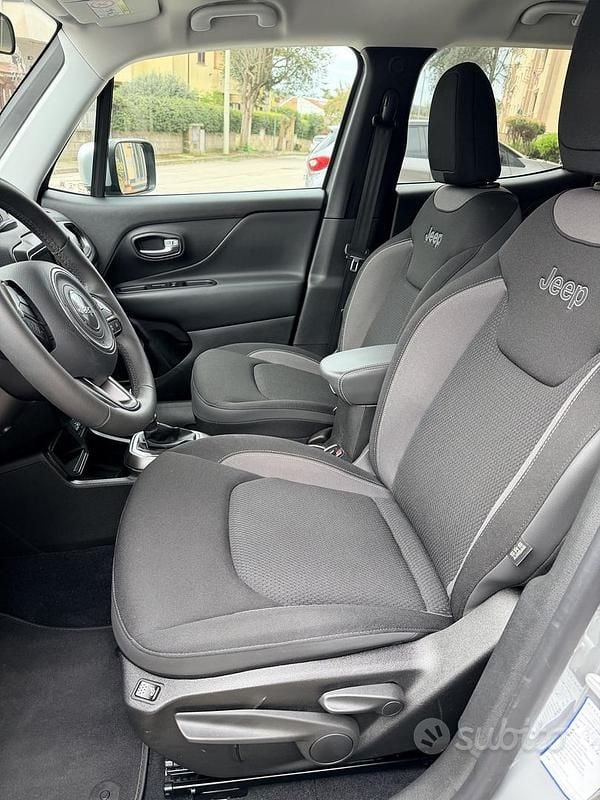 Usata Jeep Renegade 130 CV (95 kW) 2023 Grigio SUV