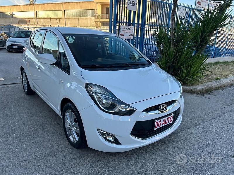 Bianco Usata 2012 Hyundai ix20 Due volumi | 7300 € (Cara) - Immagine 1/4