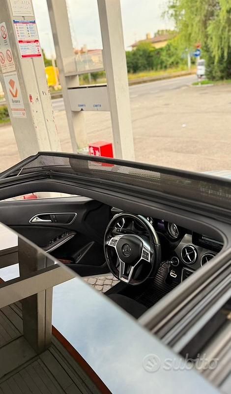 Grigio Usata 2013 Mercedes CLA200 Tre volumi | 17.500 € - Immagine 1/4