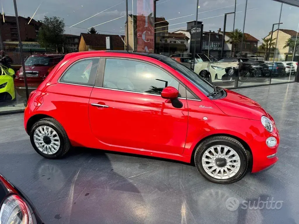 Usata Fiat 500 Dolcevita 69 CV (50 kW) 2023 Rosso metallizzato Utilitaria