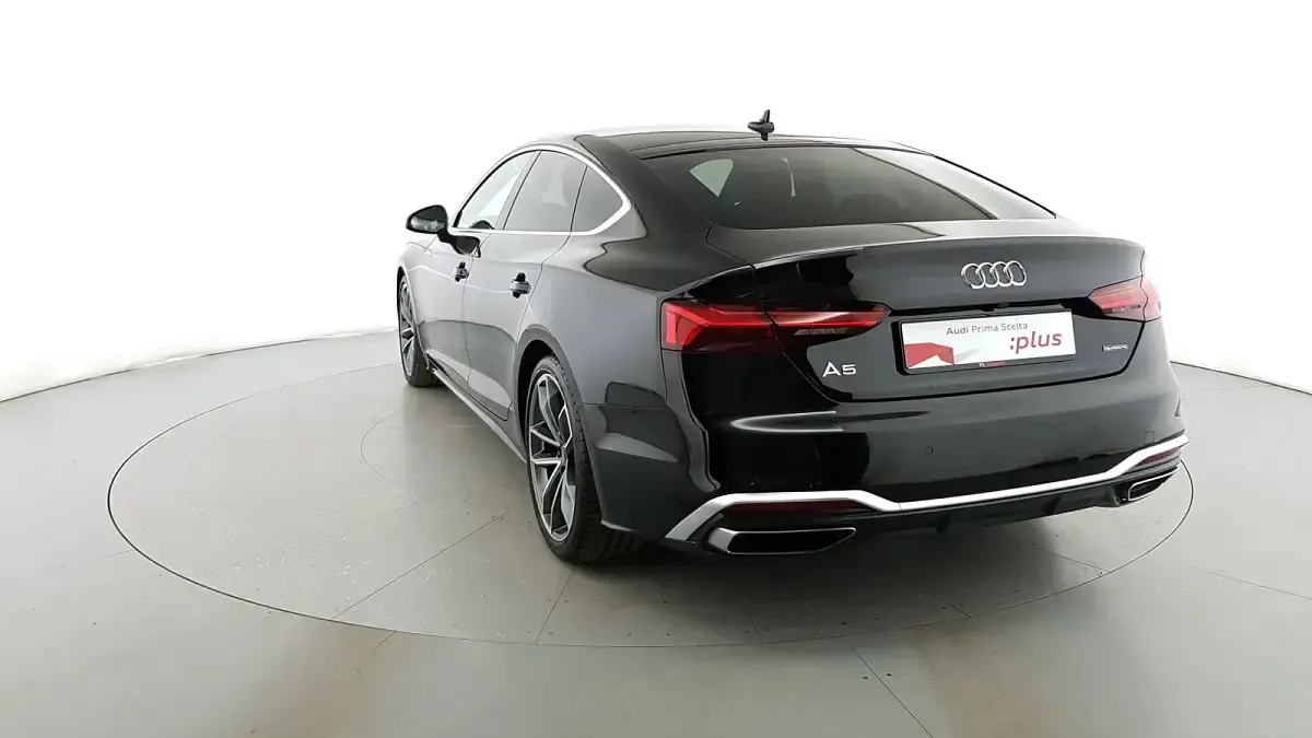 Usata Audi A5 Sportback S-Line 204 CV (150 kW) 2024 Nero mythos metallizzato Utilitaria