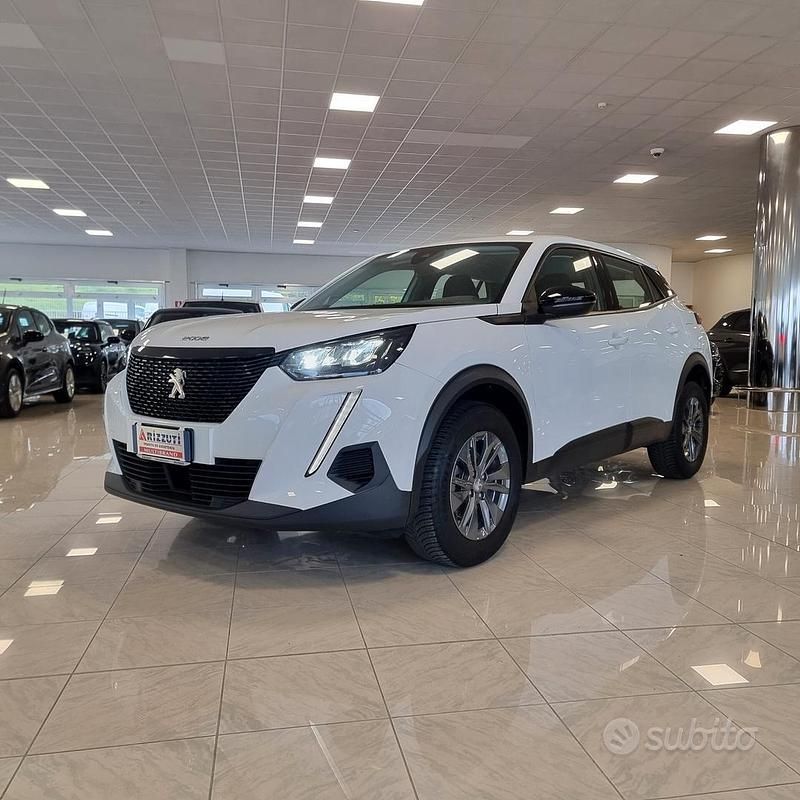 Usata Peugeot 2008 Active 110 CV (80 kW) 2022 Bianco SUV