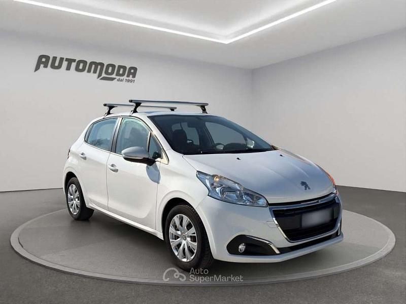 Usata Peugeot 208 Active 102 CV (75 kW) 2020 Bianco pastello Utilitaria