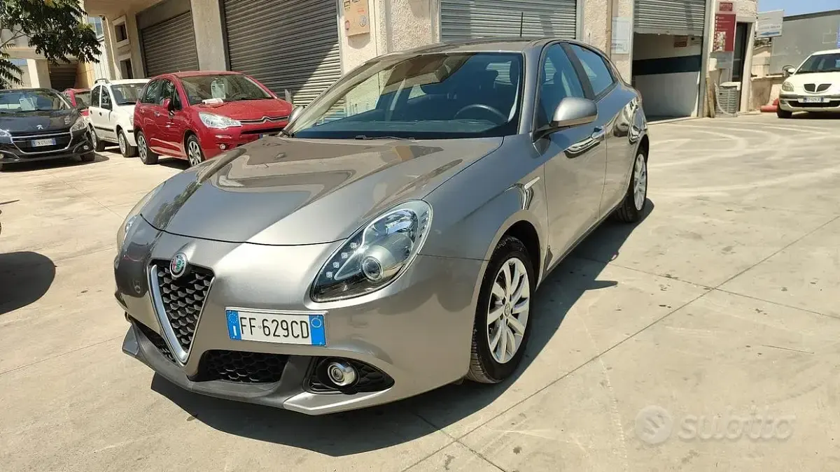 Usata Alfa Romeo Giulietta Super 120 CV (88 kW) 2016 Grigio Utilitaria