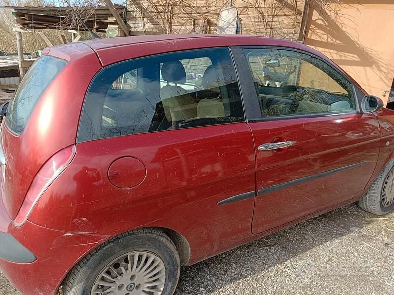 Usata Lancia Ypsilon 2004 Rosso Utilitaria