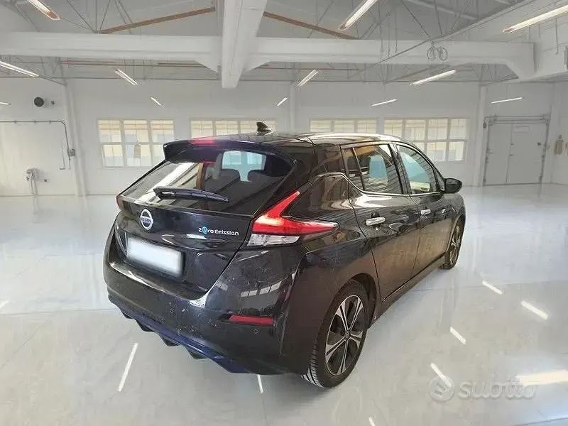 Usata Nissan Leaf 89 kW (122 CV) 2021 Nero Utilitaria