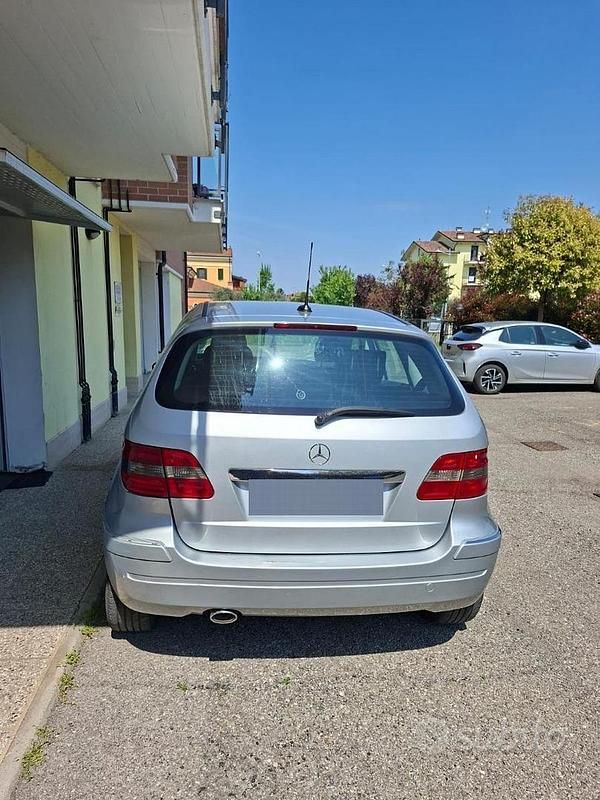 Usata Mercedes B200 140 CV (102 kW) 2008 Monovolume