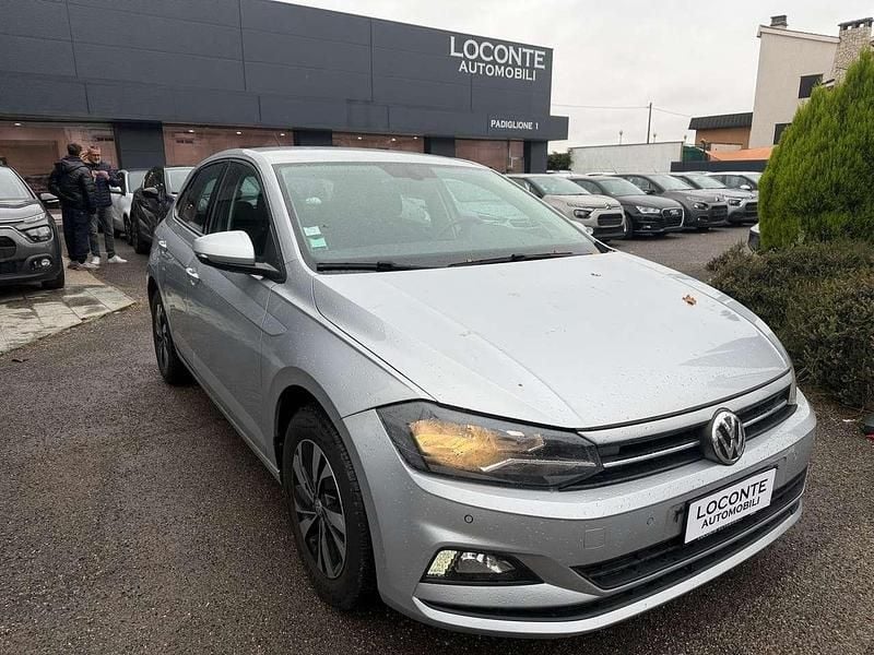 Argento Usata 2017 VW Polo Comfortline Tre volumi | 8990 € (Super prezzo) - Immagine 1/3