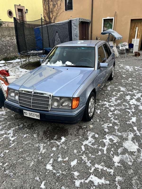 Usata Mercedes E250 Sportline 126 CV (92 kW) 1991 Berlina