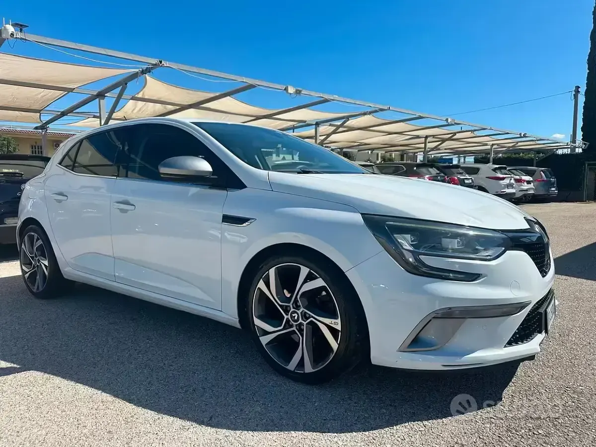Usata Renault Mégane IV GT 165 CV (121 kW) 2017 Bianco Berlina
