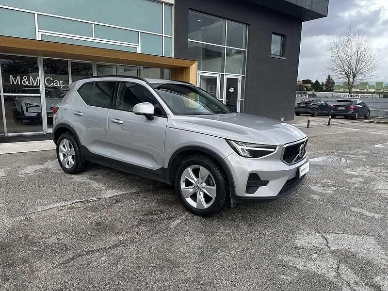 Usata Volvo XC40 129 CV (94 kW) 2023 Argento SUV