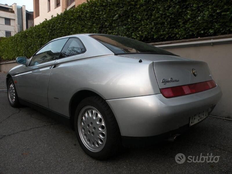 Usata Alfa Romeo GTV Lusso 150 CV (110 kW) 1995 Grigio Coupé