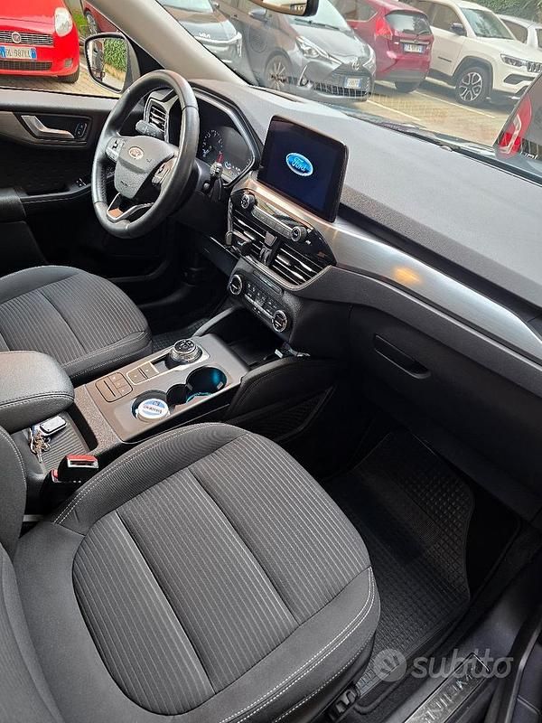 Usata Ford Kuga Titanium 120 CV (88 kW) 2020 Blu SUV