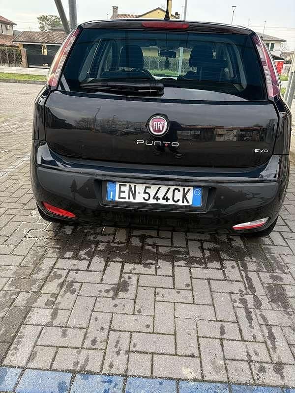 Usata Fiat Punto Evo Dynamic 95 CV (69 kW) 2011 Nero Utilitaria