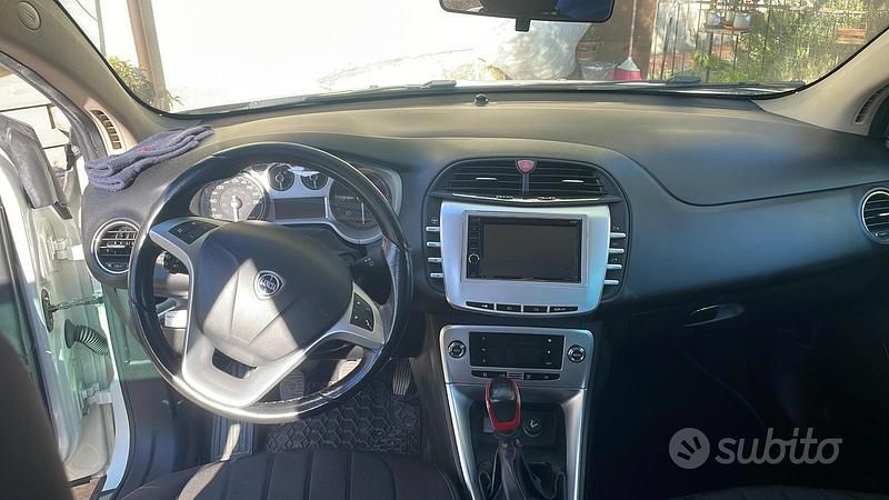 Usata 2010 Lancia Delta Due volumi | 4500 € (Buon prezzo) - Immagine 1/4