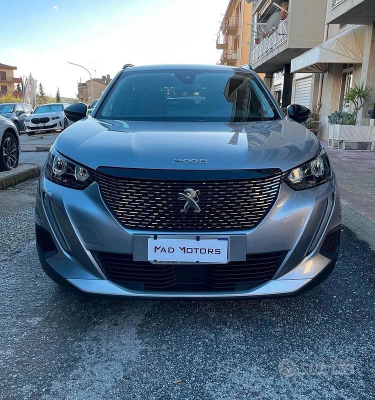 Usata Peugeot 2008 Allure 131 CV (96 kW) 2022 Grigio SUV