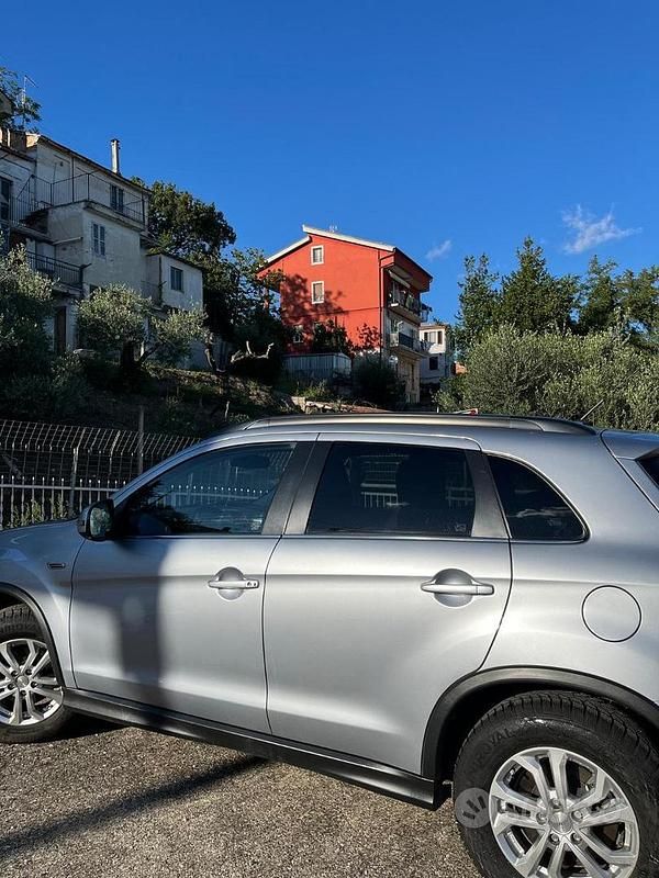 Usata Mitsubishi ASX Intense 114 CV (83 kW) 2016 Argento SUV