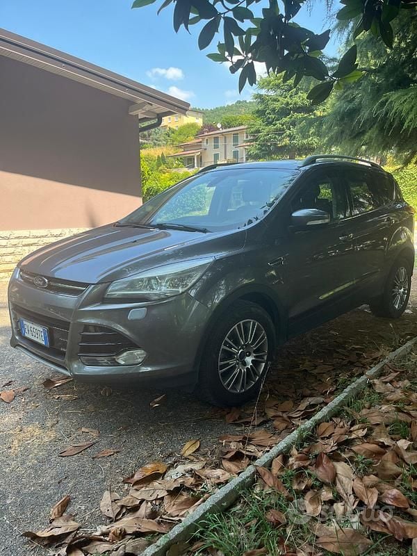 Usata Ford Kuga 140 CV (102 kW) 2014 Grigio SUV