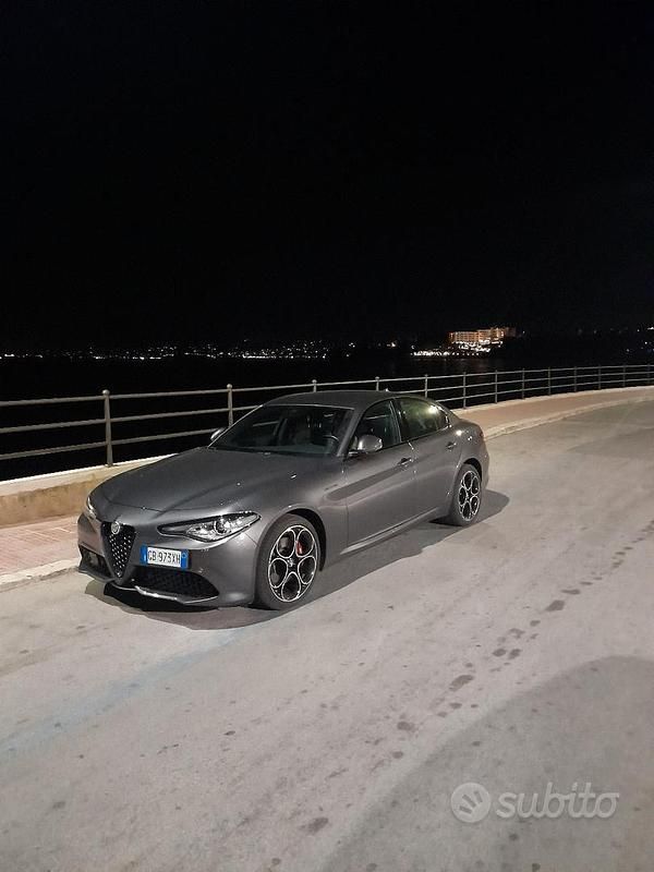 Second-hand Alfa Romeo Giulia 210 CP (154 kW) 2020 Gri Berlinǎ