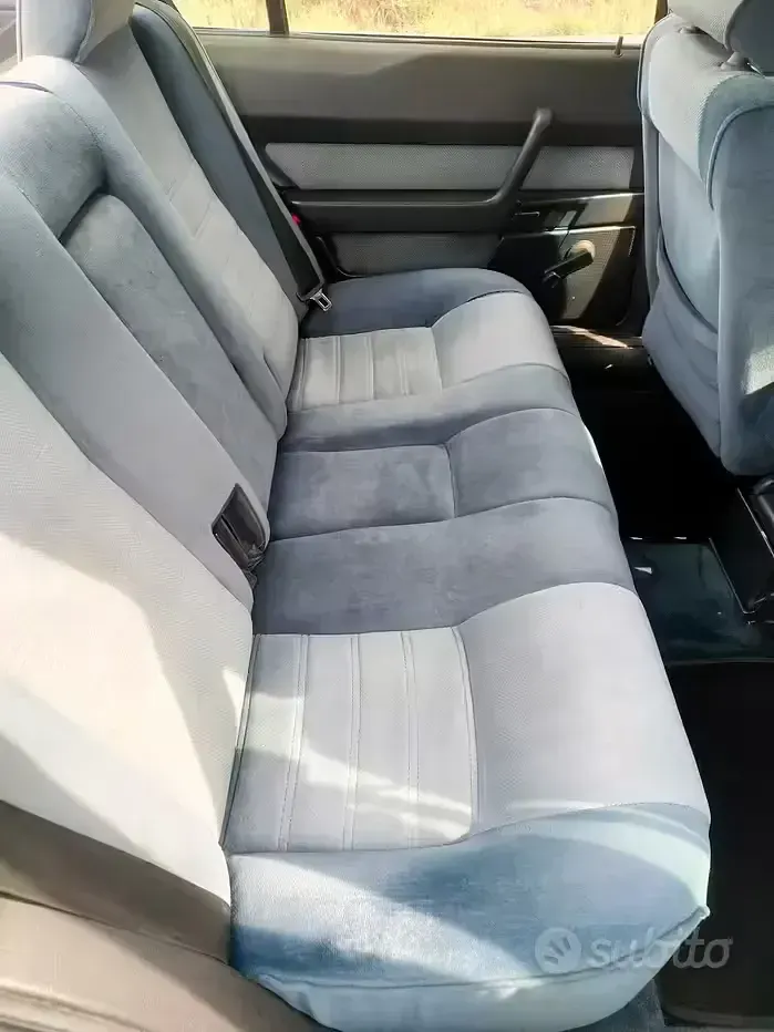 Usata Alfa Romeo 164 145 CV (106 kW) 1988 Blu Berlina