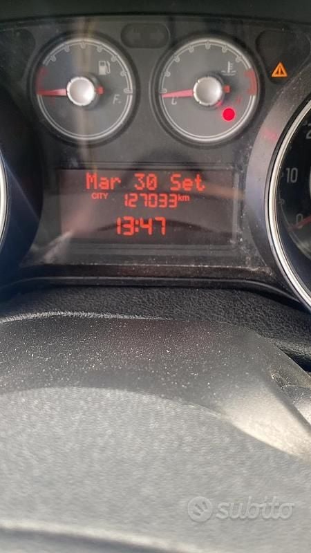 Usata Fiat Grande Punto 65 CV (47 kW) 2014 Bianco Utilitaria