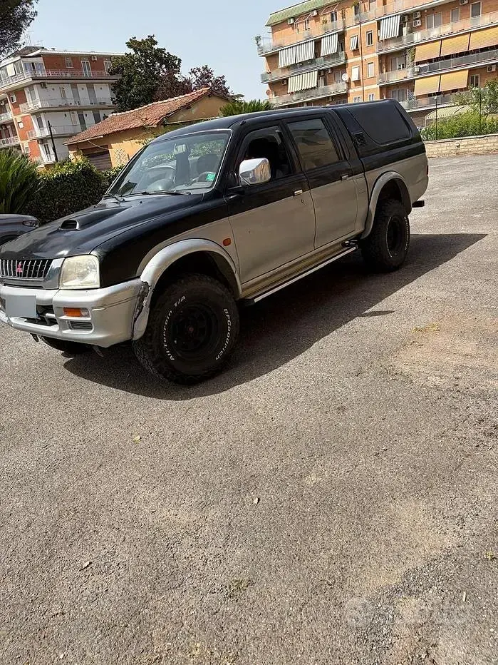 Usata Mitsubishi L200 100 CV (73 kW) 1998 Nero Pick-up