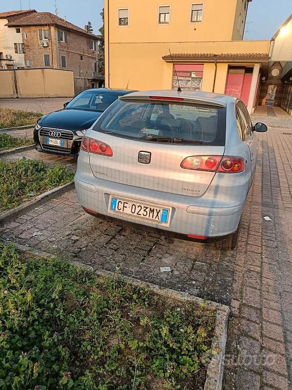 Usata Seat Ibiza 101 CV (74 kW) 2003 Blu Utilitaria