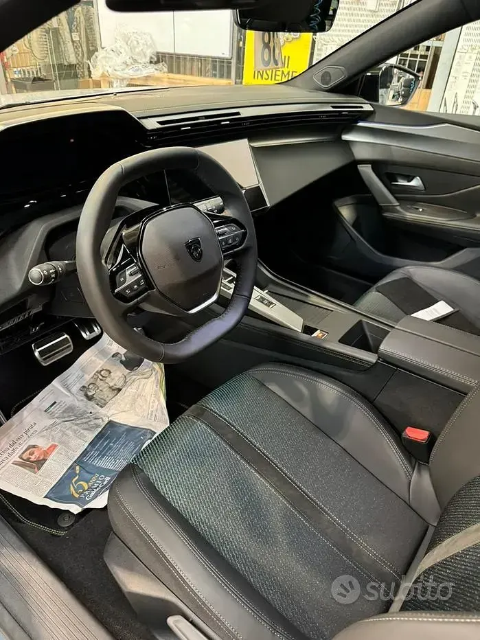 Usata Peugeot e-308 61 kW (84 CV) 2024 Bianco Utilitaria