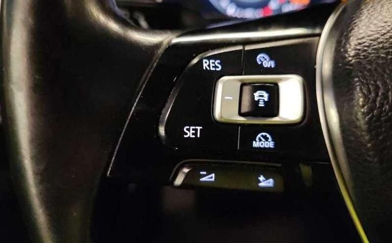 Usata VW Golf VII Trendline 105 CV (77 kW) 2014 Argento Berlina