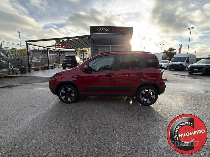 Usata Fiat Panda Cross Cross 70 CV (51 kW) 2024 Rosso Utilitaria