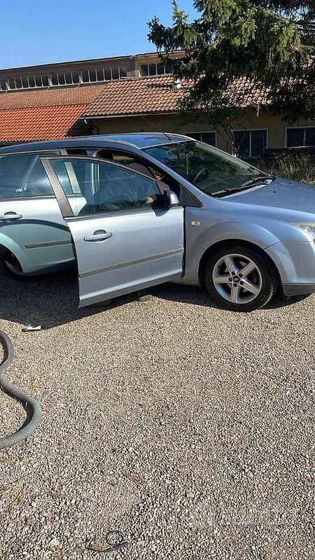 Usata Ford Focus 2006 Blu Station wagon