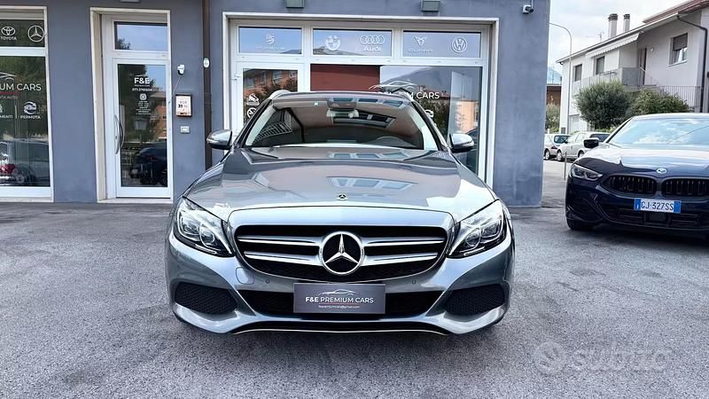 Usata Mercedes C220 Premium 170 CV (125 kW) 2018 Grigio Station wagon